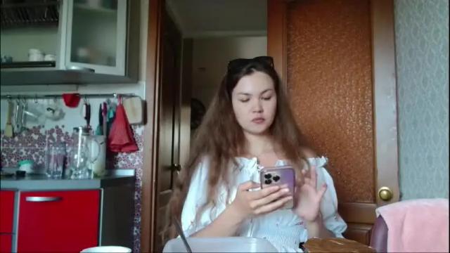 Image 4 of glitter_doll Stream on Chaturbate on 2 months ago