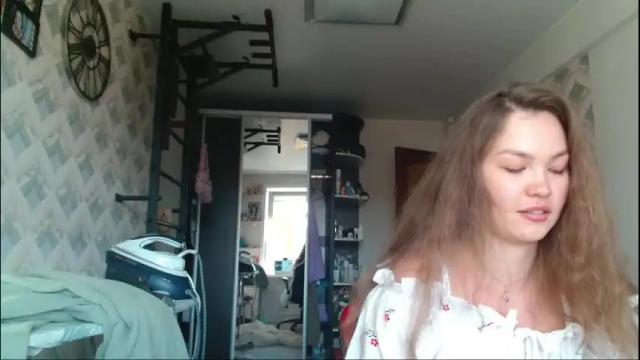 Image 8 of glitter_doll Stream on Chaturbate on 2 months ago