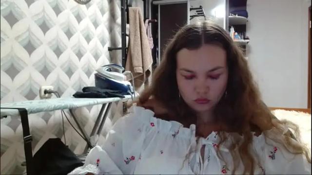 Image 10 of glitter_doll Stream on Chaturbate on 2 months ago