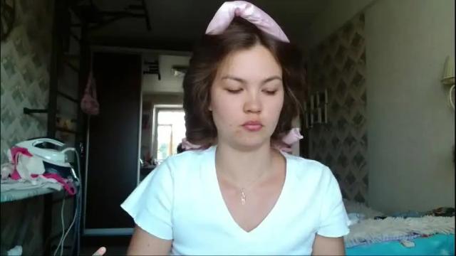 Image 2 of glitter_doll Stream on Chaturbate on 2 months ago
