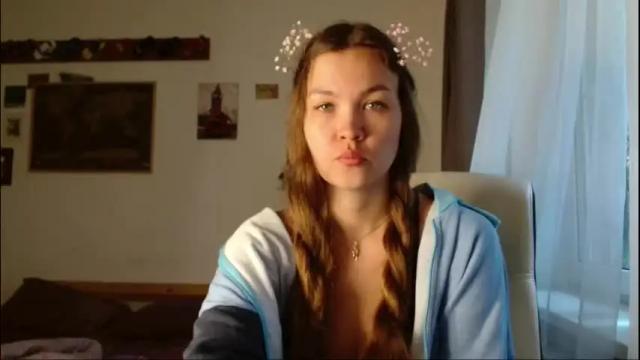Image 11 of glitter_doll Stream on Chaturbate on 1 month ago