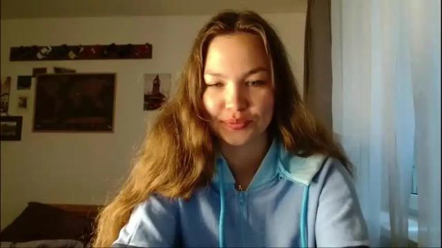 Image 4 of glitter_doll Stream on Chaturbate on 1 month ago