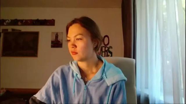 Image 3 of glitter_doll Stream on Chaturbate on 1 month ago
