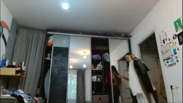 Image 2 of glitter_doll Stream on Chaturbate on 1 month ago