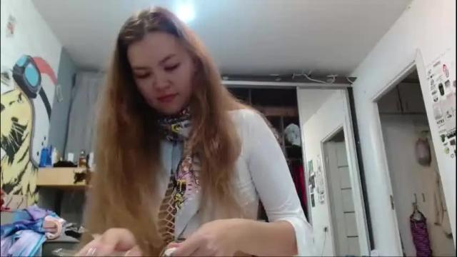 Image 6 of glitter_doll Stream on Chaturbate on 1 month ago