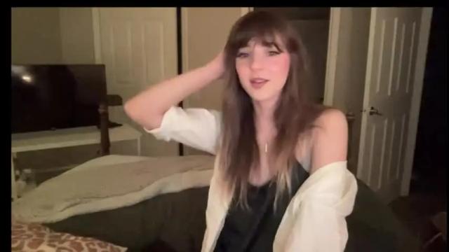 Image 6 of glitterglock Stream on Chaturbate on 5 months ago