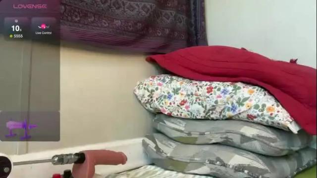 Image 10 of glitterkitty_108 Stream on Chaturbate on 1 day ago