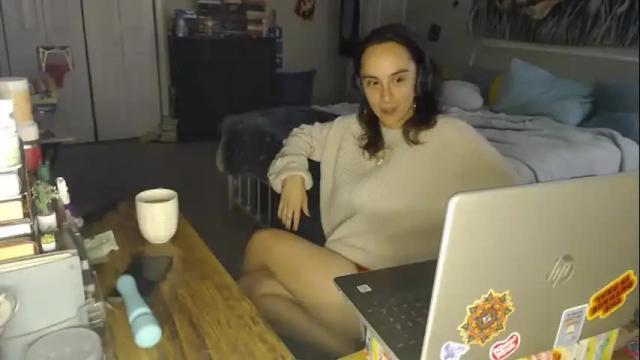Image 3 of glitterspace Stream on Chaturbate on 7 months ago
