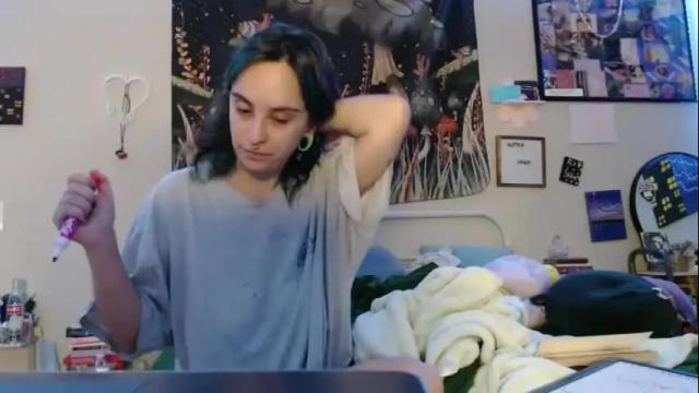 Image 4 of glitterspace Stream on Chaturbate on 3 months ago