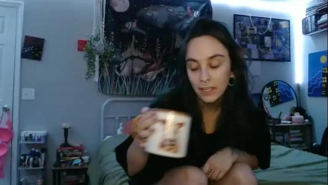 Image 10 of glitterspace Stream on Chaturbate on 3 months ago