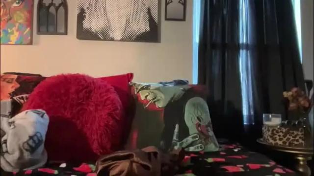 Image 6 of globberton Stream on Chaturbate on 1 month ago