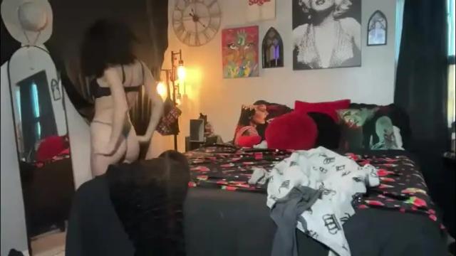 Image 7 of globberton Stream on Chaturbate on 1 month ago