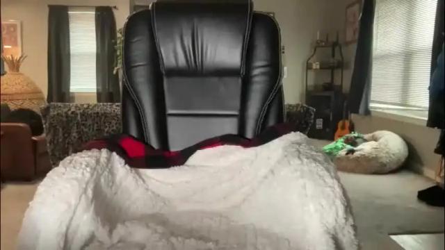 Image 12 of globberton Stream on Chaturbate on 20 days ago