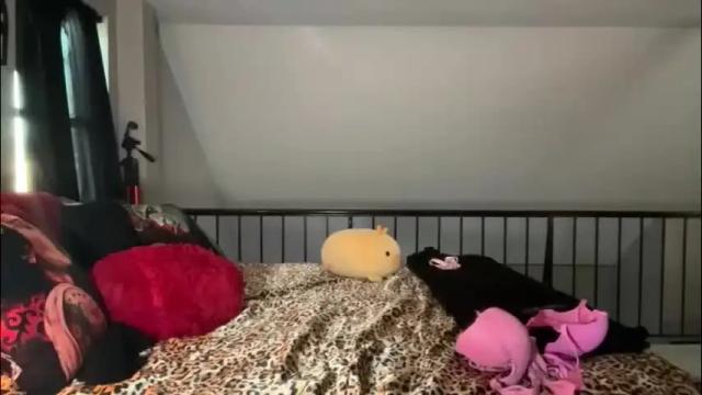 Image 11 of globberton Stream on Chaturbate on 14 days ago