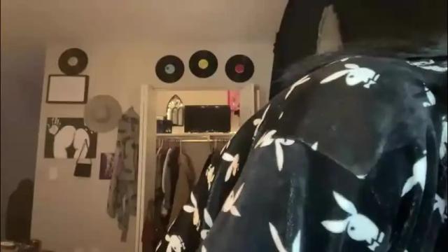 Image 7 of globberton Stream on Chaturbate on 2 days ago