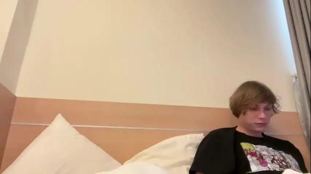 Image 10 of glockoffrog Stream on Chaturbate on 9 months ago