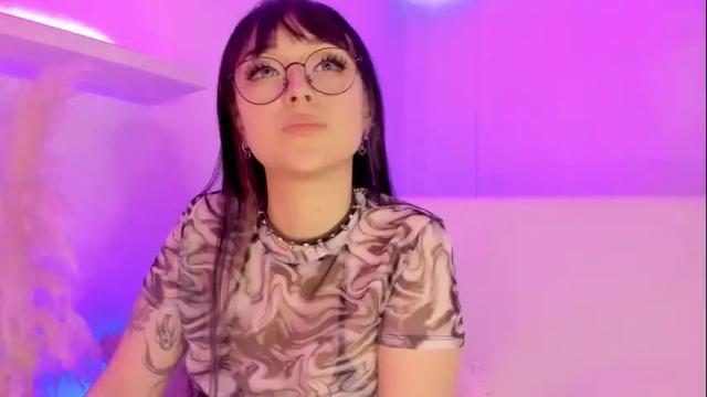 Image 3 of gloomydoll Stream on Chaturbate on 21 days ago