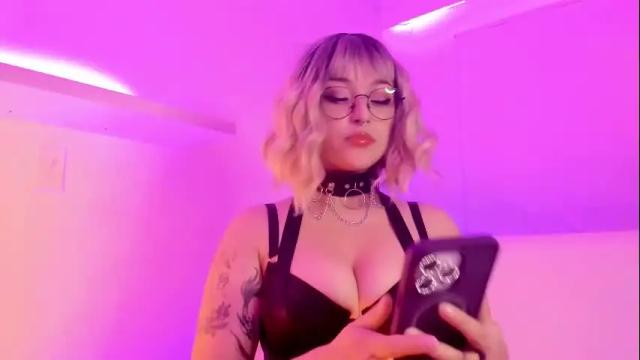 Image 3 of gloomydoll Stream on Chaturbate on 2 months ago
