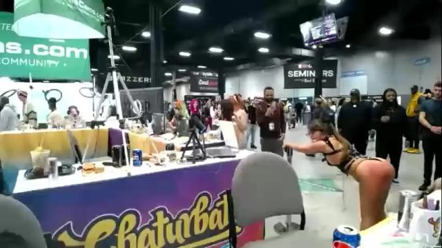 Image 10 of gloomykitti Stream on Chaturbate on 19 months ago