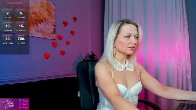 Image 3 of gloria_lovely Stream on Chaturbate on 15 months ago