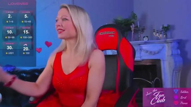 Image 10 of gloria_lovely Stream on Chaturbate on 15 months ago