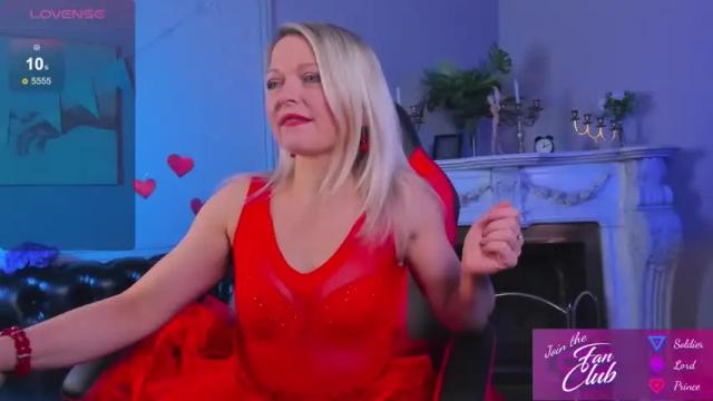 Image 7 of gloria_lovely Stream on Chaturbate on 15 months ago