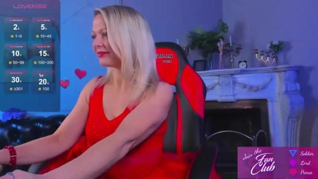 Image 8 of gloria_lovely Stream on Chaturbate on 15 months ago
