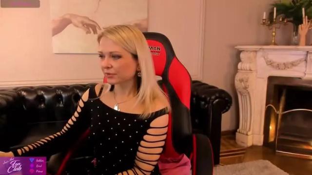 Image 3 of gloria_lovely Stream on Chaturbate on 14 months ago