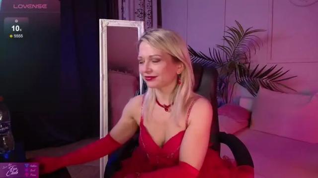 Image 10 of gloria_lovely Stream on Chaturbate on 13 months ago