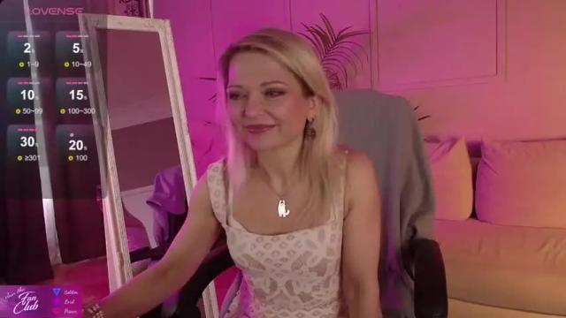 Image 8 of gloria_lovely Stream on Chaturbate on 13 months ago