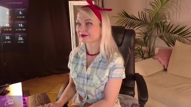 Image 10 of gloria_lovely Stream on Chaturbate on 13 months ago
