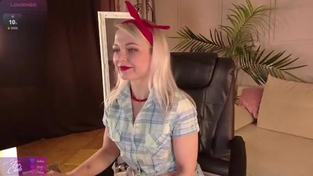 Image 4 of gloria_lovely Stream on Chaturbate on 13 months ago