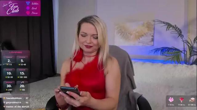 Image 8 of gloria_lovely Stream on Chaturbate on 1 month ago