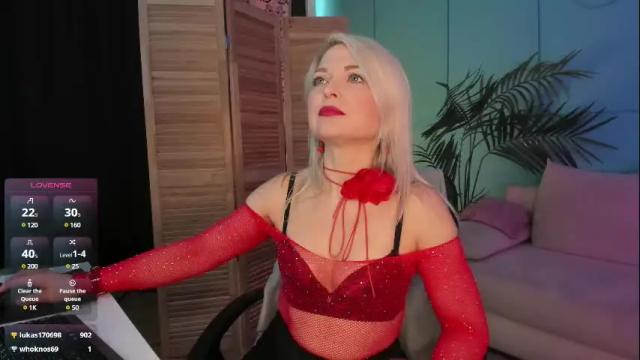 Image 7 of gloria_lovely Stream on Chaturbate on 16 days ago