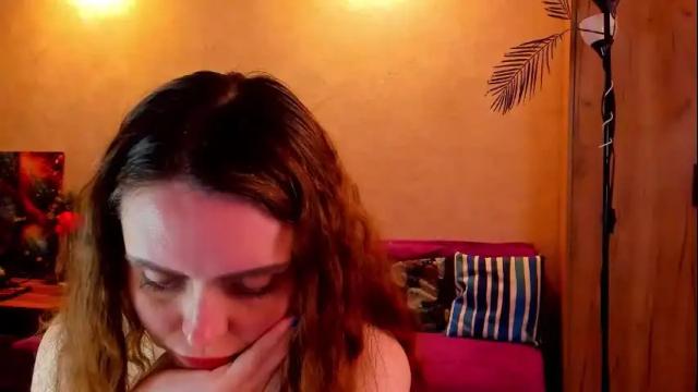 Image 12 of gloria_wood Stream on Chaturbate on 1 month ago