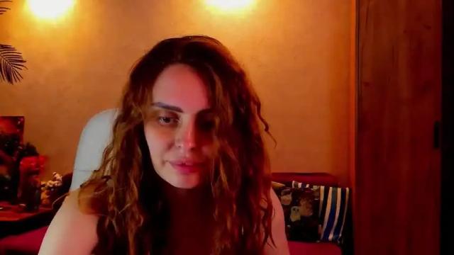 Image 4 of gloria_wood Stream on Chaturbate on 1 month ago