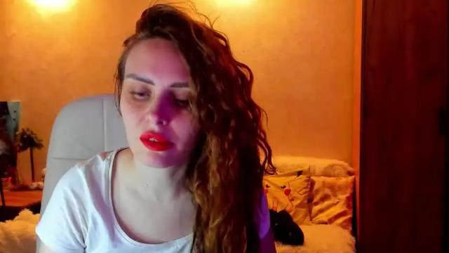 Image 4 of gloria_wood Stream on Chaturbate on 1 month ago