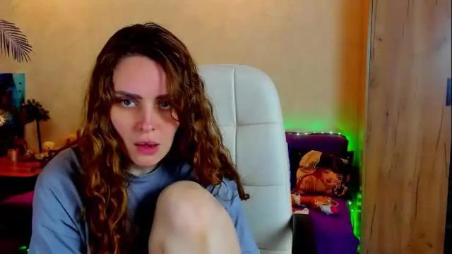 Image 12 of gloria_wood Stream on Chaturbate on 1 month ago