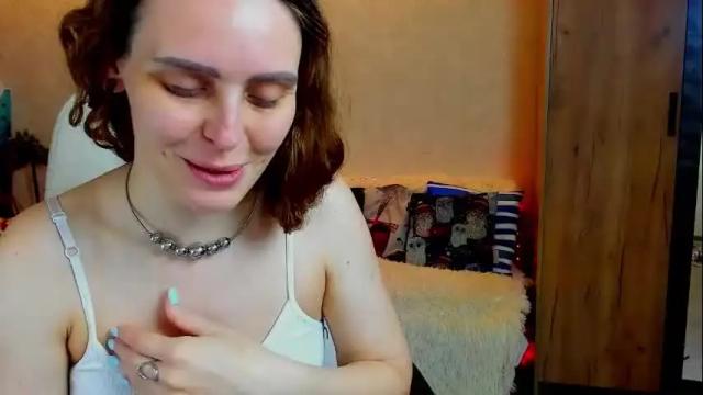Image 4 of gloria_wood Stream on Chaturbate on 15 days ago