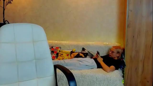 Image 6 of gloria_wood Stream on Chaturbate on 9 days ago