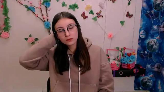 Image 3 of glorious_angel_ Stream on Chaturbate on 16 months ago