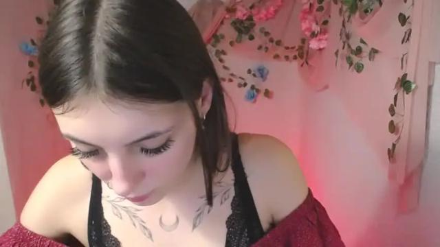 Image 3 of glorious_angel_ Stream on Chaturbate on 15 months ago