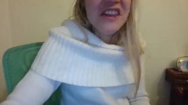 Image 11 of gloss___ Stream on Chaturbate on 16 months ago