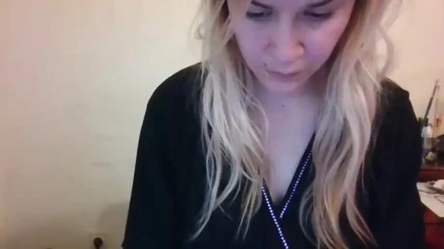 Image 10 of gloss___ Stream on Chaturbate on 16 months ago