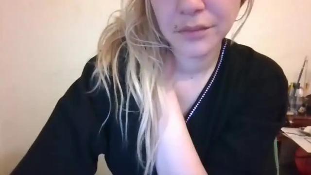 Image 12 of gloss___ Stream on Chaturbate on 16 months ago