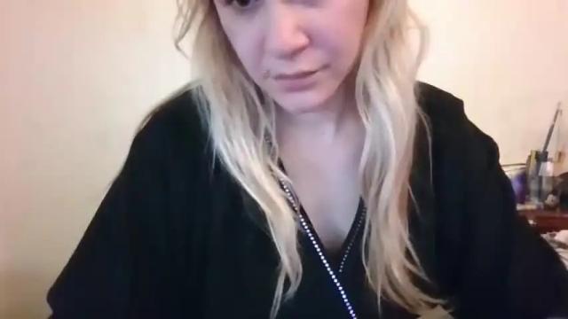 Image 3 of gloss___ Stream on Chaturbate on 16 months ago