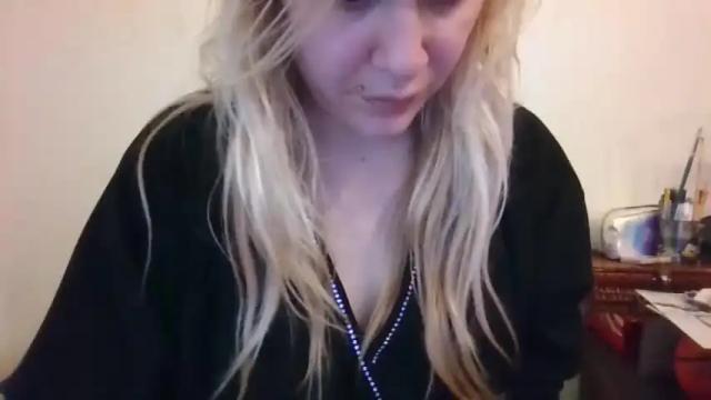 Image 7 of gloss___ Stream on Chaturbate on 16 months ago