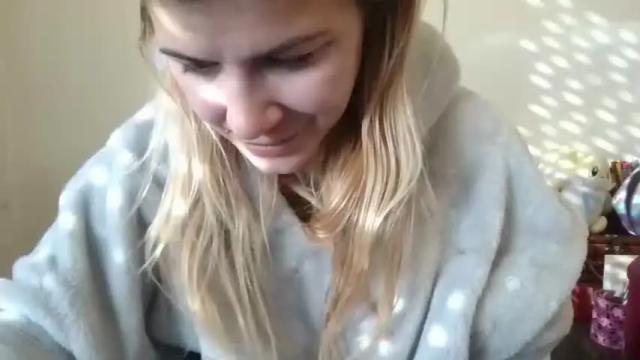 Image 10 of gloss___ Stream on Chaturbate on 15 months ago
