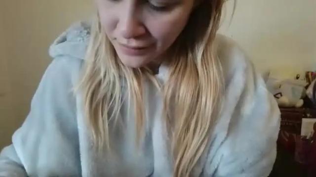Image 4 of gloss___ Stream on Chaturbate on 15 months ago