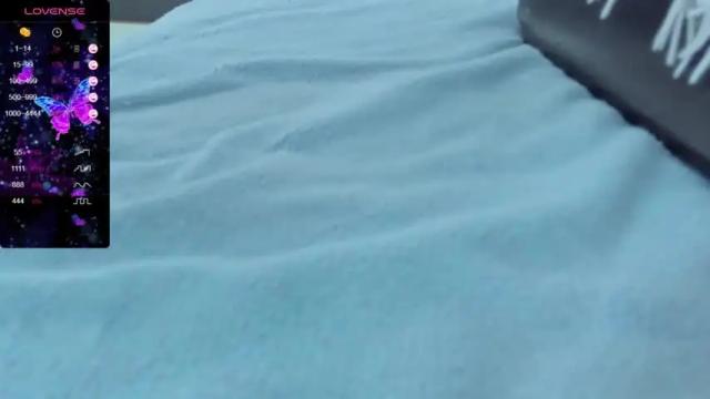 Image 3 of glowing_blonde Stream on Chaturbate on 16 months ago